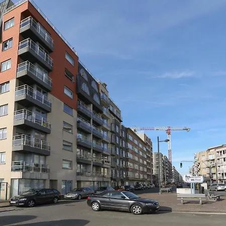 Sleek By The Sea Apartament