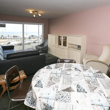 Apartment Sirius With Sea View Located On The Dike